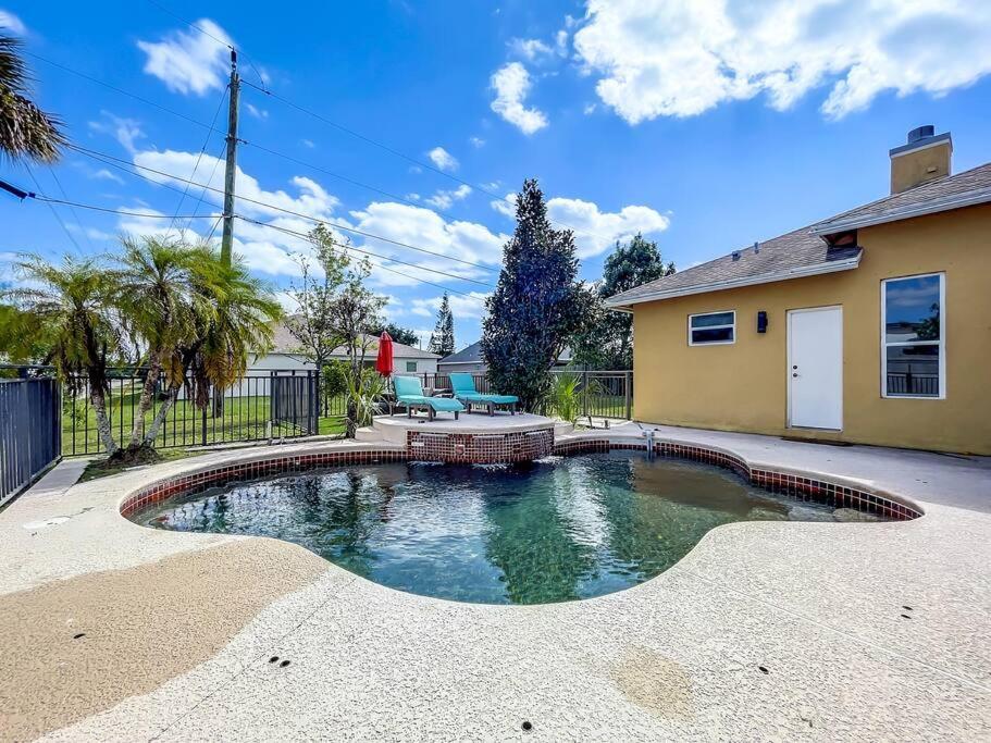 Discover Your Oasis: Tropical Haven In Central Psl Port St. Lucie 外观 照片